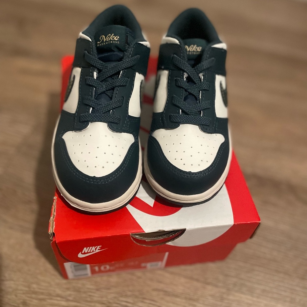 Toddlers dunks